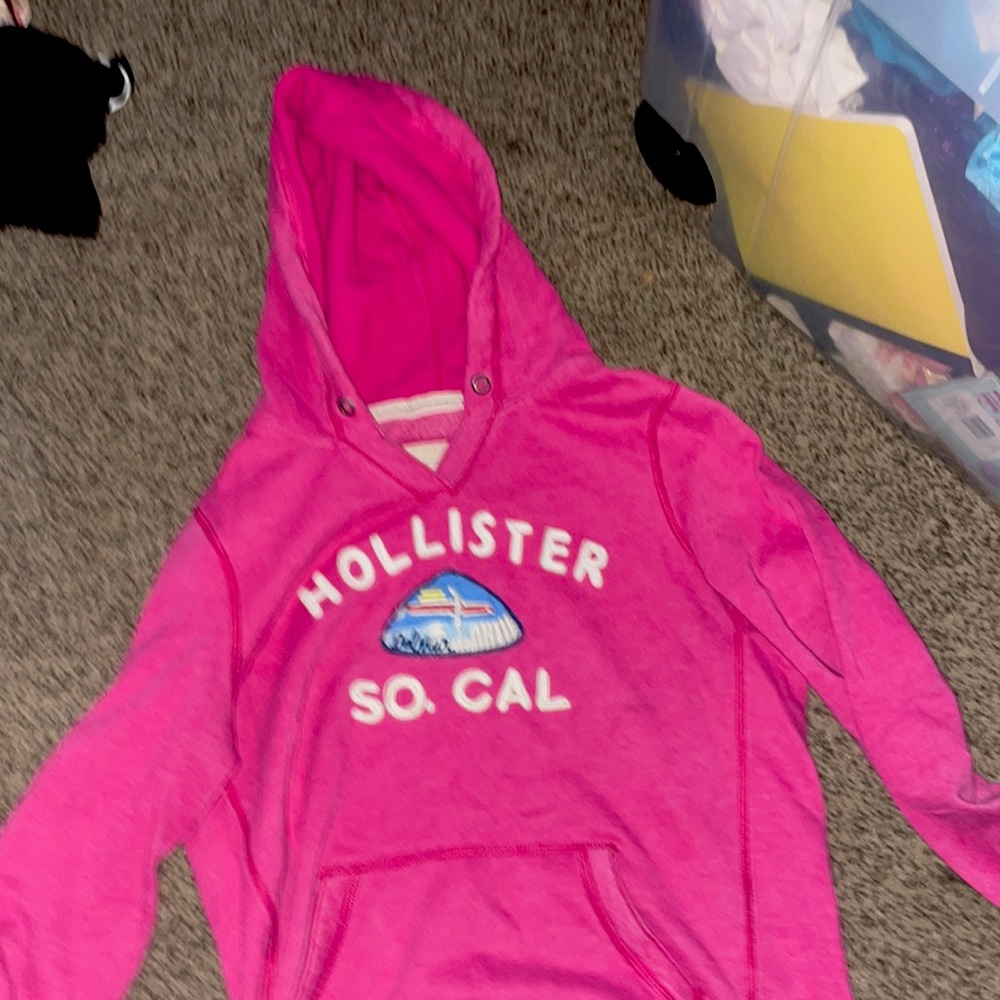 this is a pink Hollister SO. CAL, it’s a Large, super comfortable